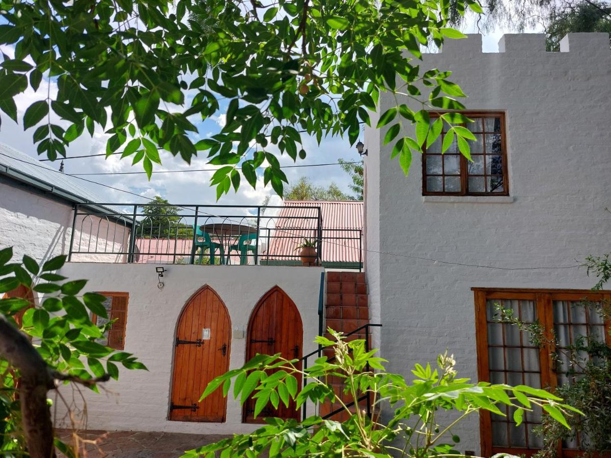 Bethesda Tower Accommodation Nieu-Bethesda Bagian luar foto